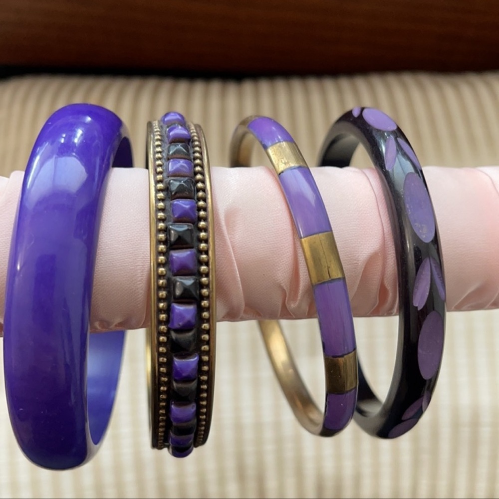 Vintage lot of four bangle bracelets